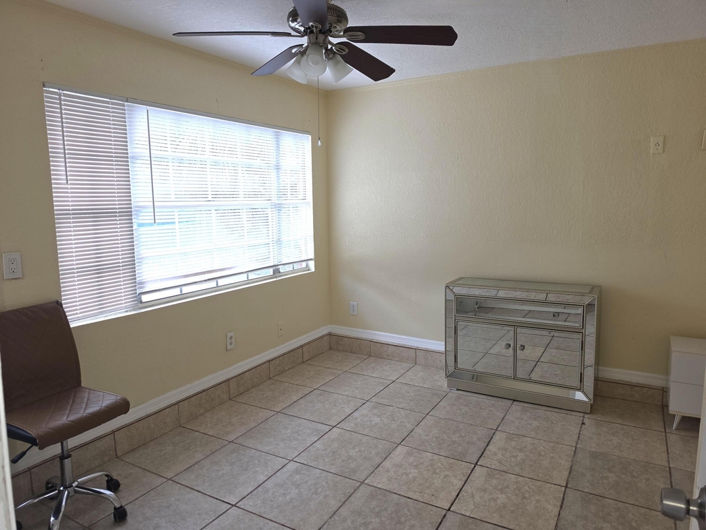 814 Poplar Drive - Photo 7