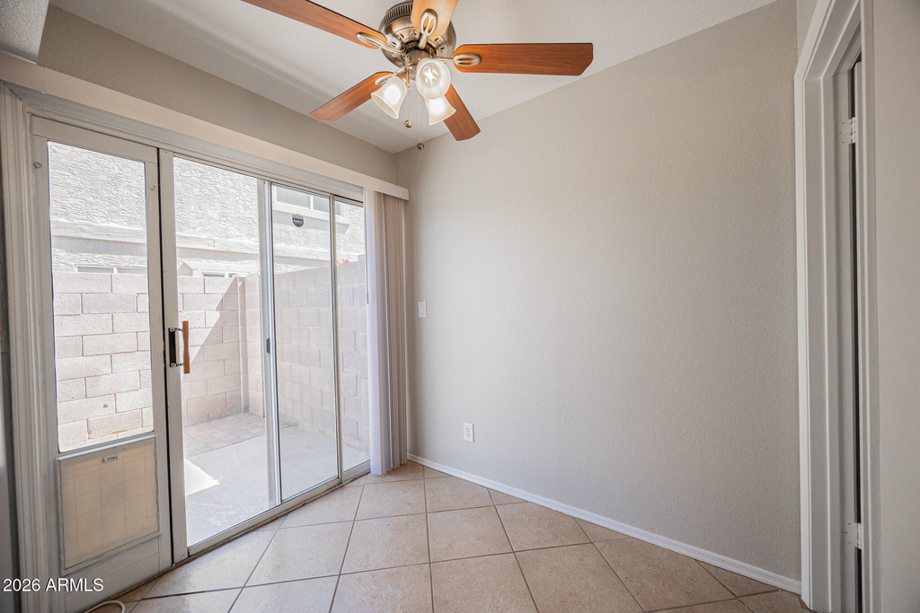 1055 W 5th Street - Photo 11