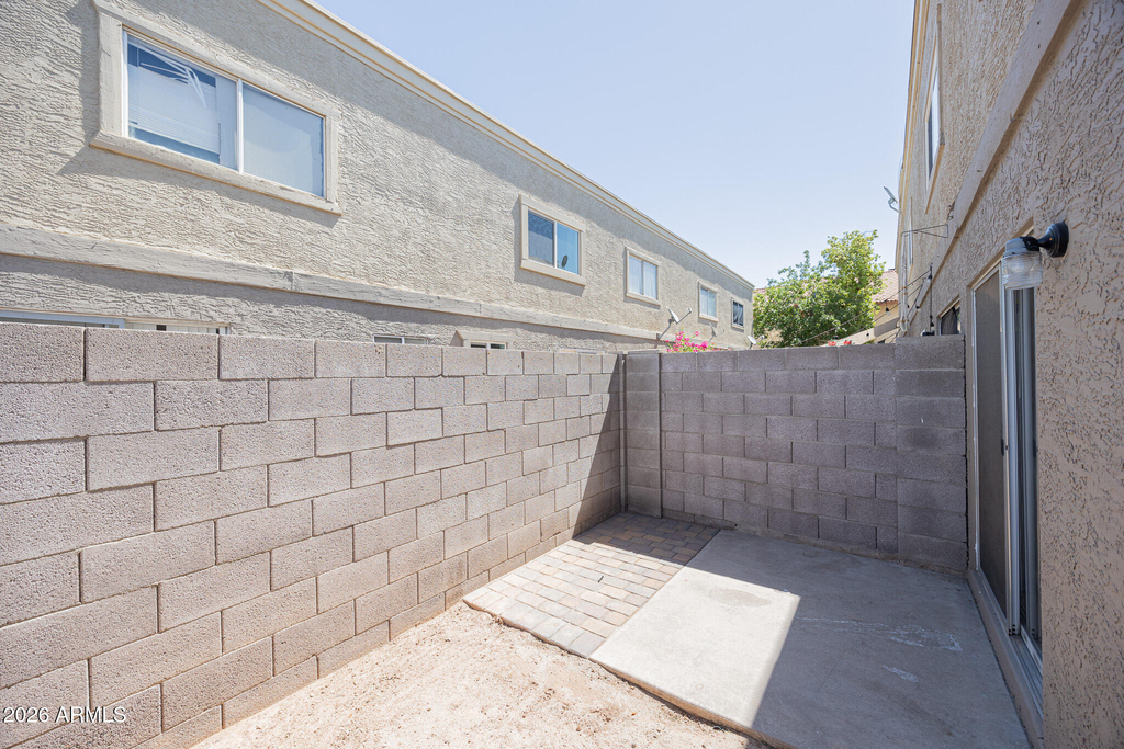 1055 W 5th Street - Photo 22