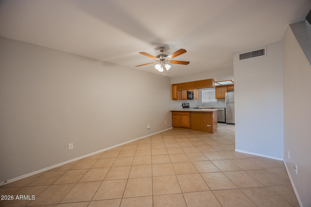 1055 W 5th Street - Photo 5