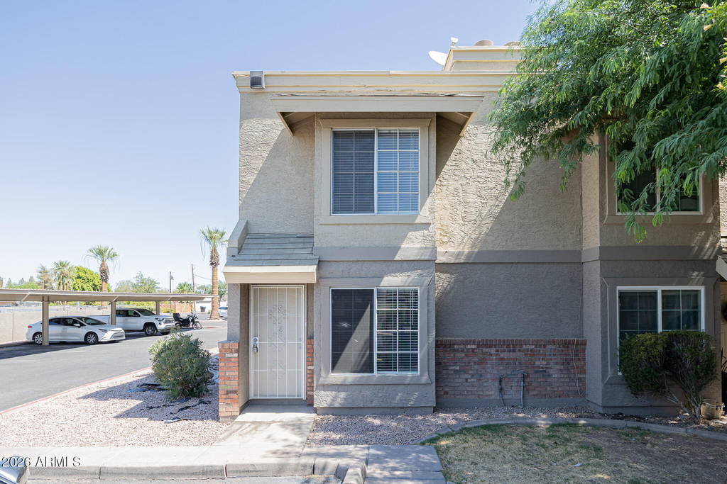 1055 W 5th Street - Photo 1