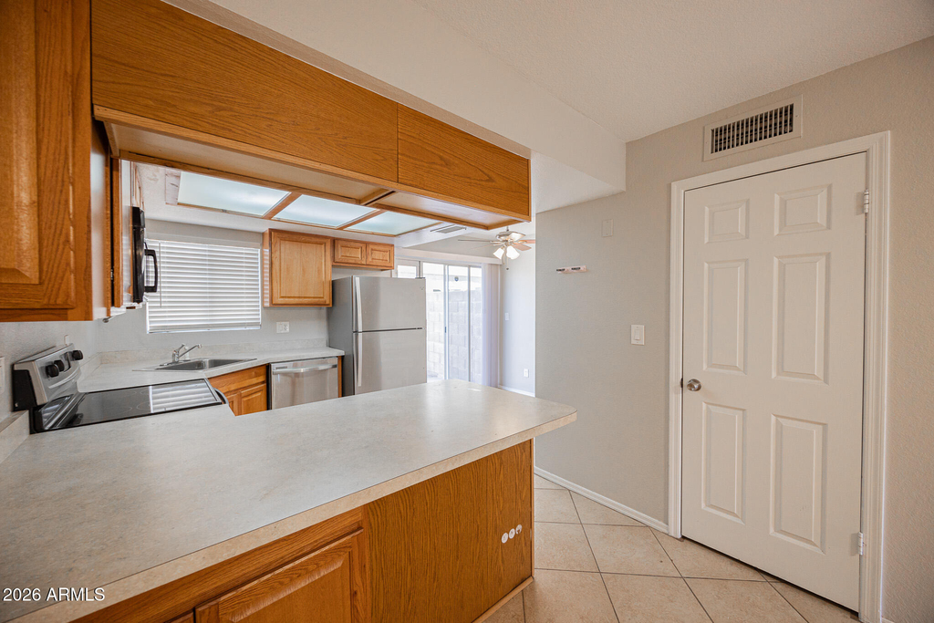 1055 W 5th Street - Photo 7