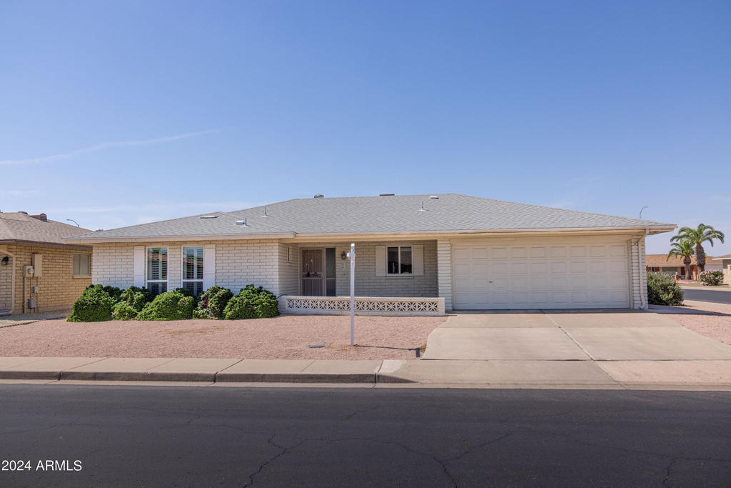 4613 E Escondido Avenue - Photo 1