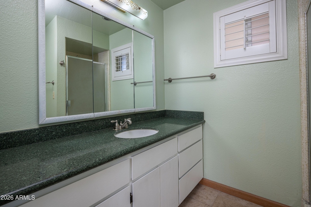 4613 E Escondido Avenue - Photo 11
