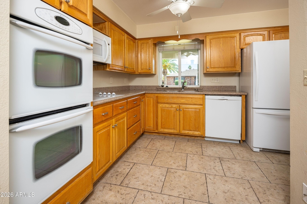 4613 E Escondido Avenue - Photo 8