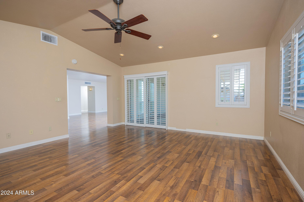 4613 E Escondido Avenue - Photo 3