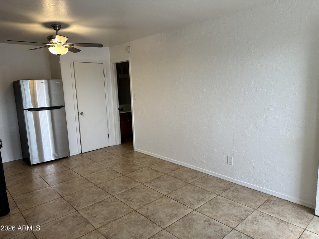 427 E Friar Avenue - Photo 6
