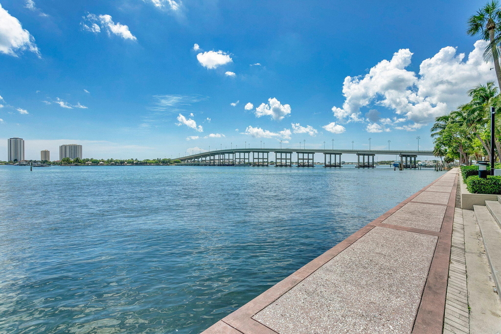 2650 Lake Shore Drive - Photo 30