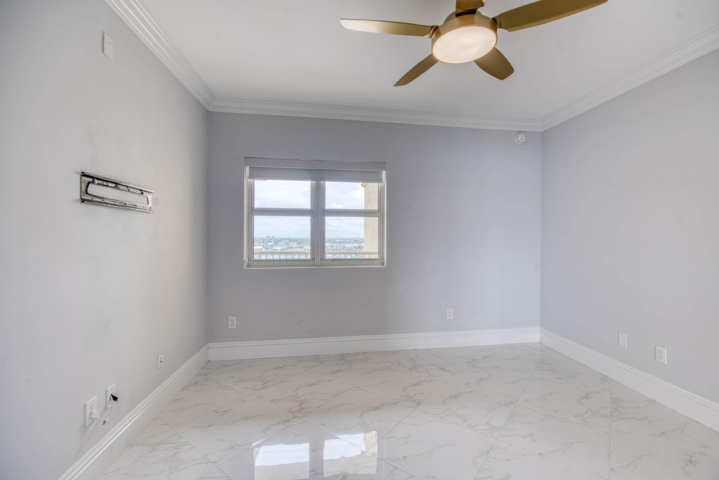 2650 Lake Shore Drive - Photo 21