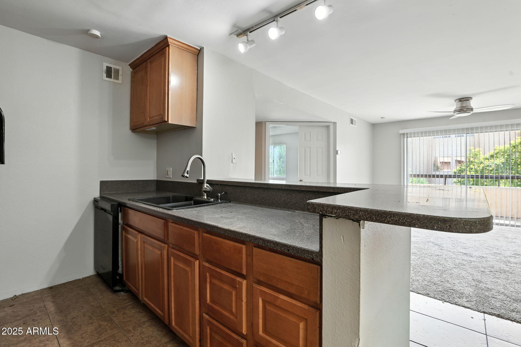 8055 E Thomas Road - Photo 4