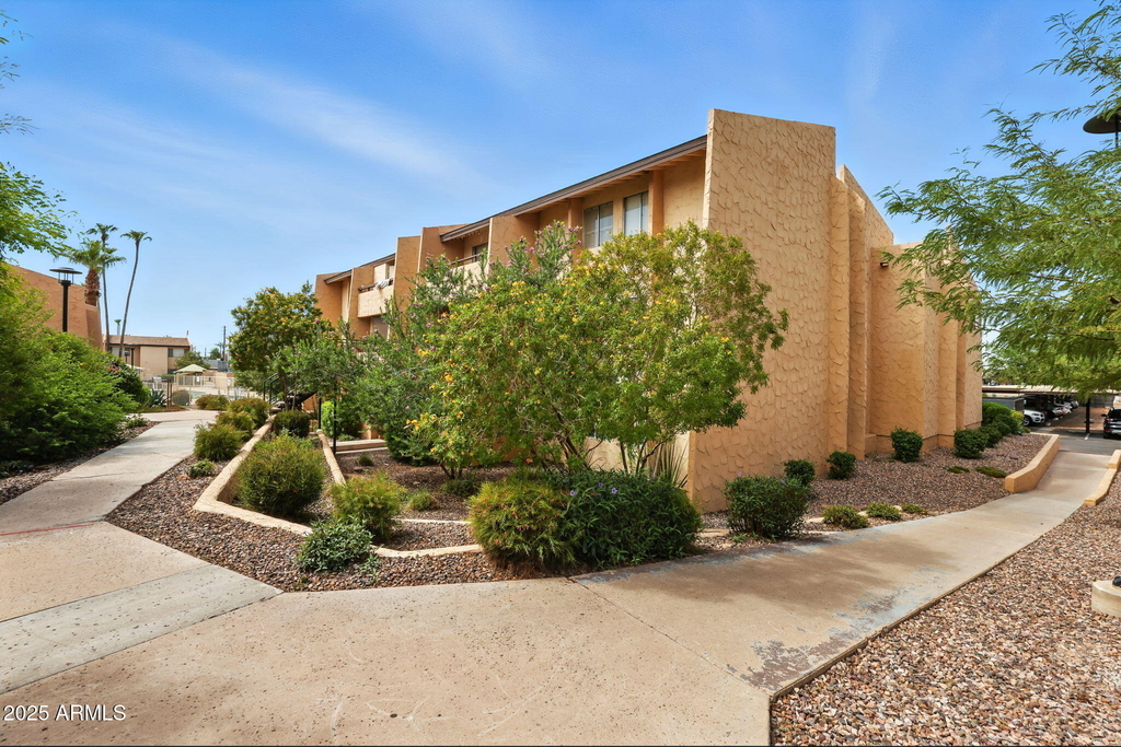 8055 E Thomas Road - Photo 0