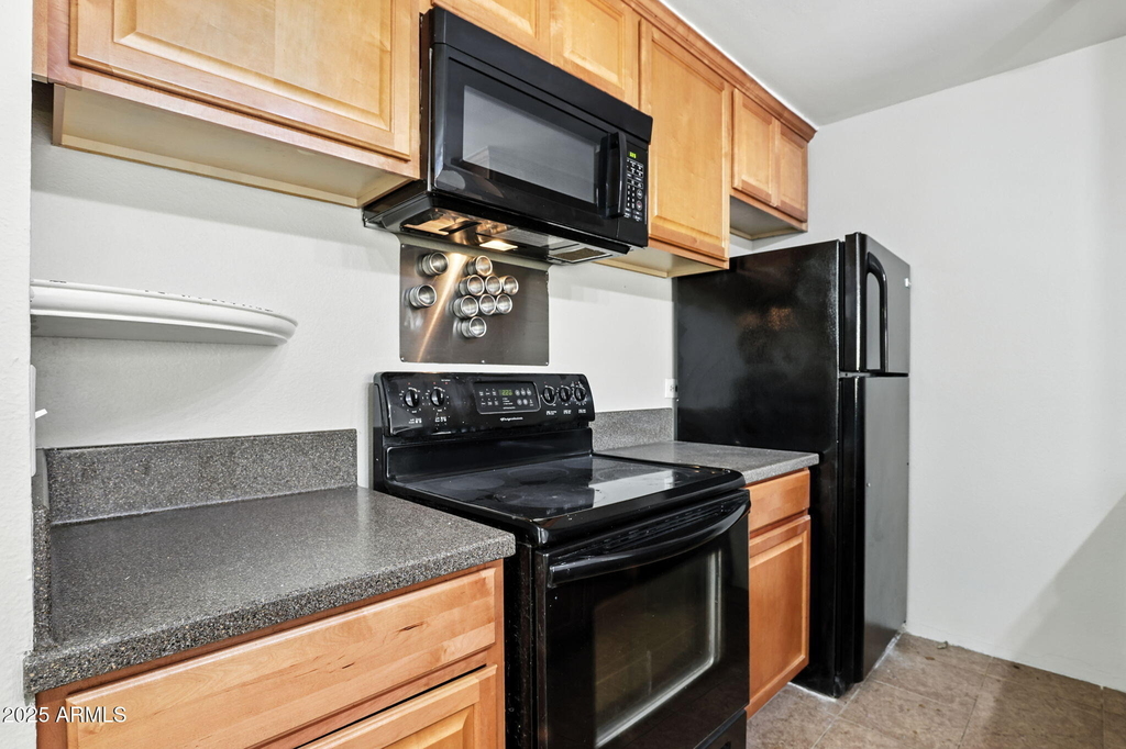 8055 E Thomas Road - Photo 3