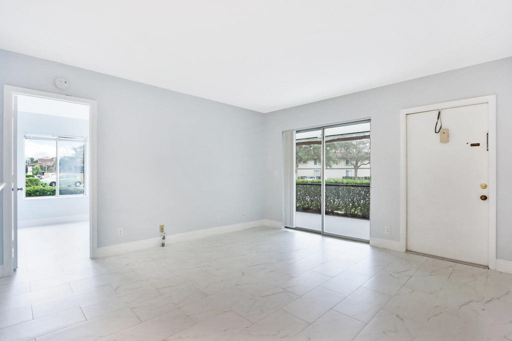 6313 Chasewood Drive - Photo 4