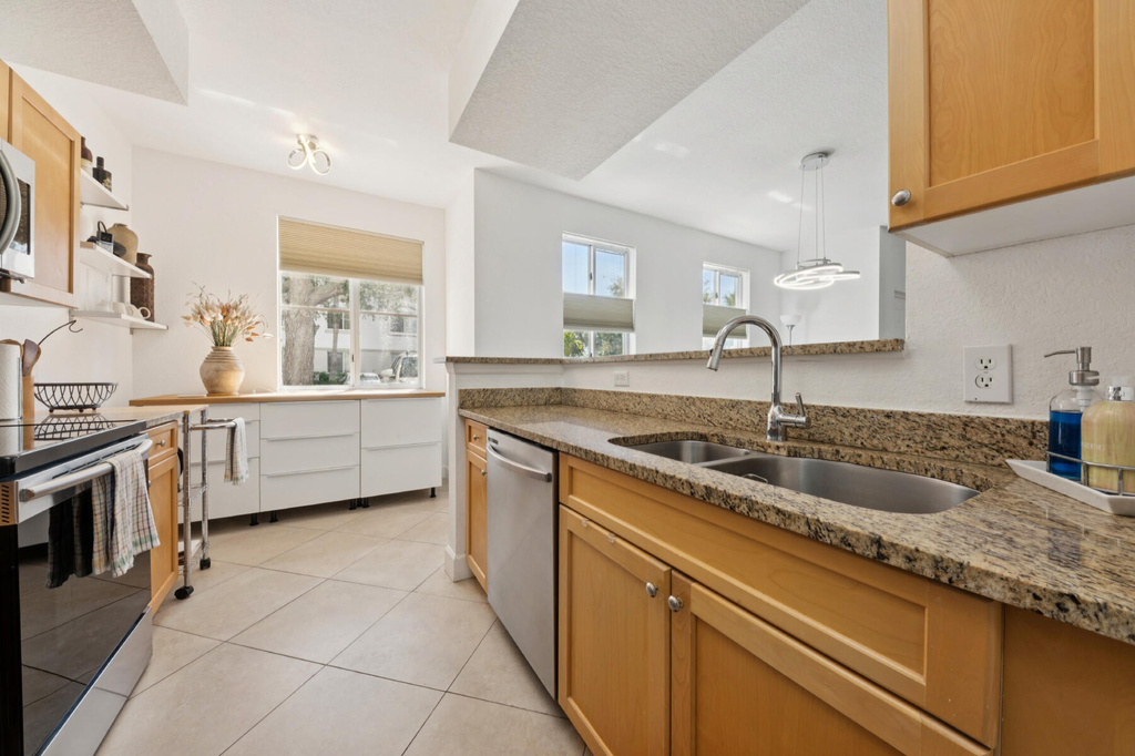 11022 Legacy Drive - Photo 5