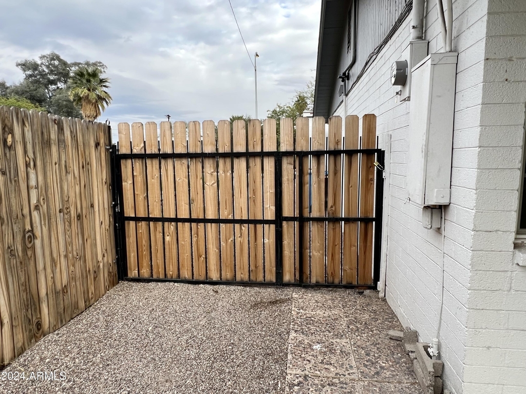 2914 N 49th Avenue - Photo 20