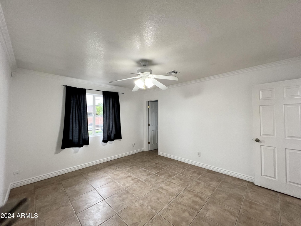 2914 N 49th Avenue - Photo 16