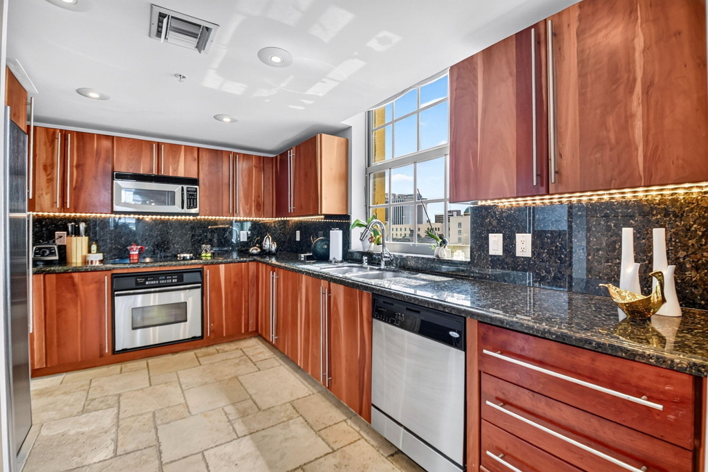 610 Clematis Street - Photo 10