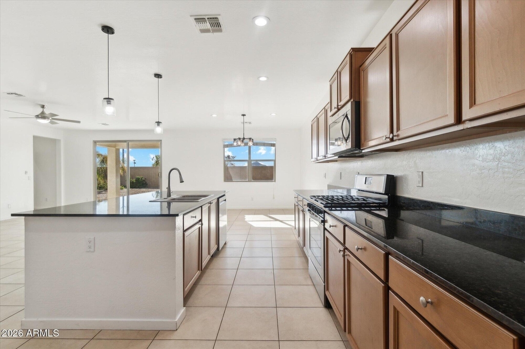 37292 N Yellowstone Drive - Photo 11