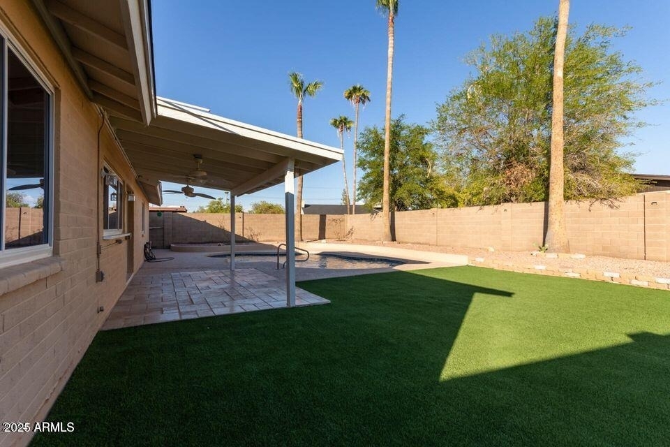 2705 W Summit Place - Photo 14