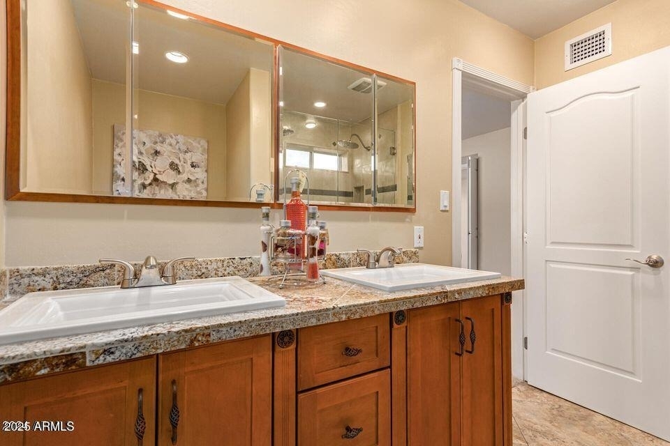 2705 W Summit Place - Photo 4