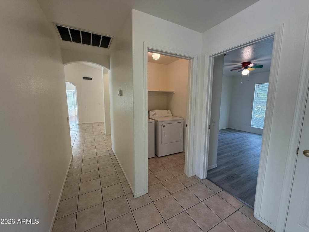 505 W Sereno Drive - Photo 10