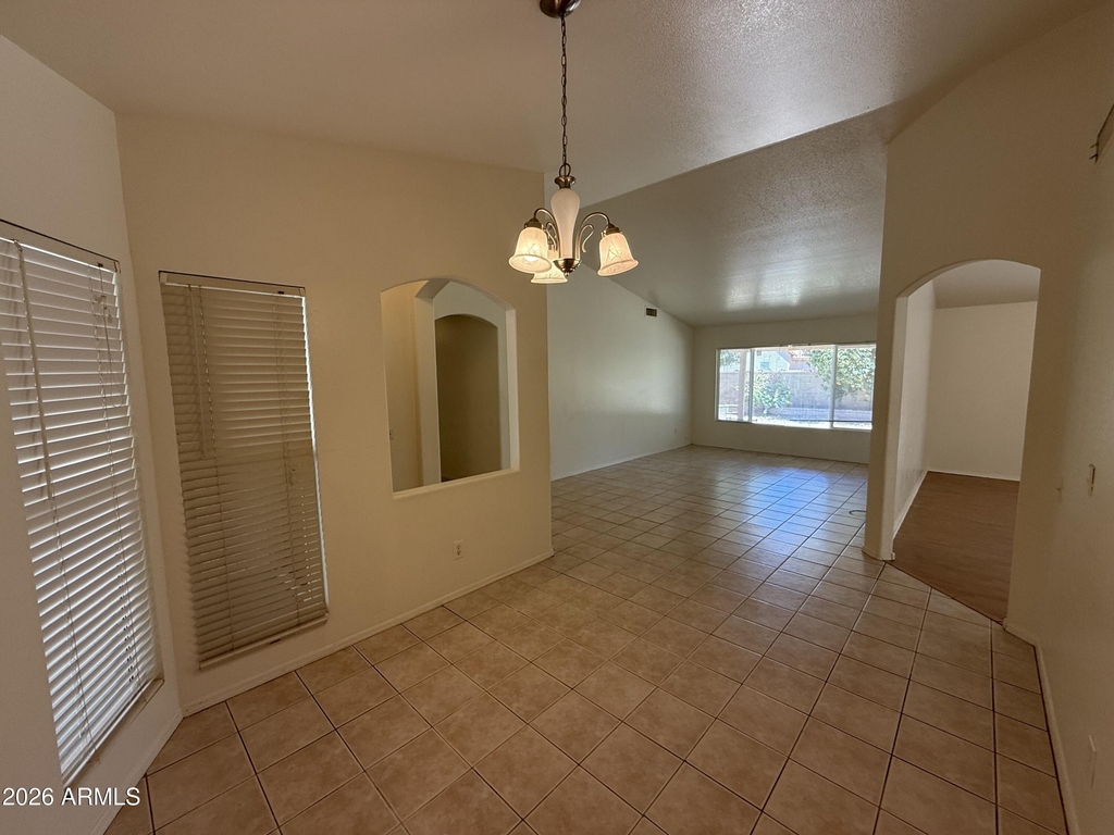 505 W Sereno Drive - Photo 4