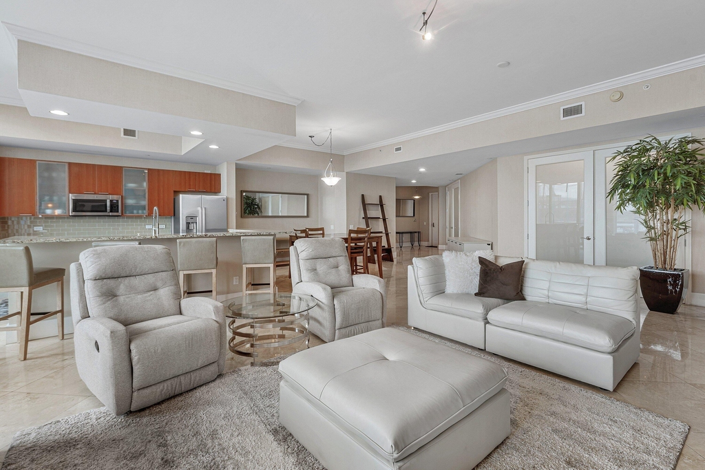 2640 Lake Shore Drive - Photo 5