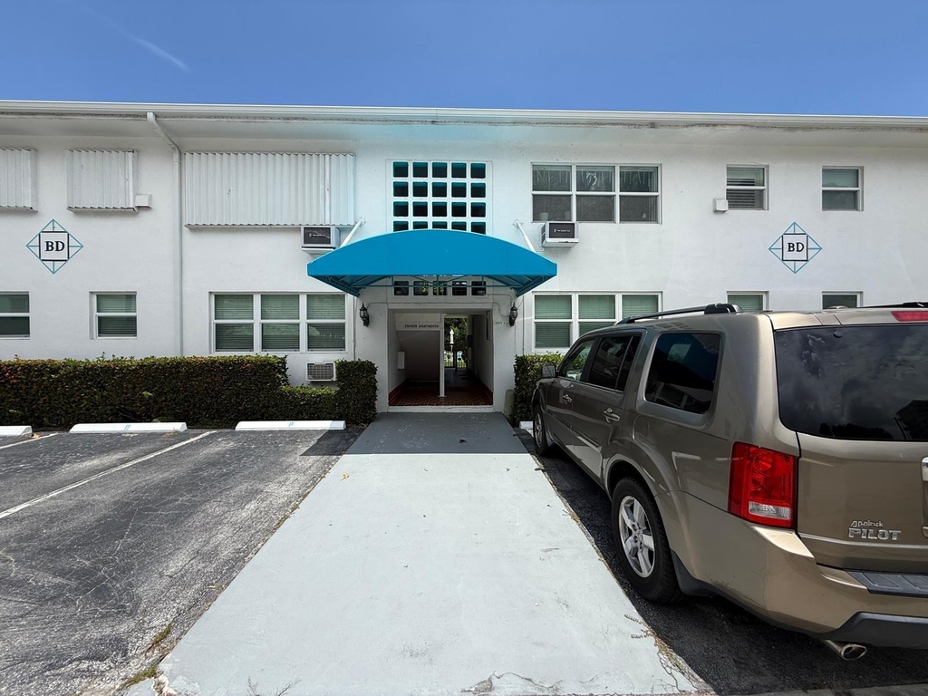 700 Antioch Avenue - Photo 0
