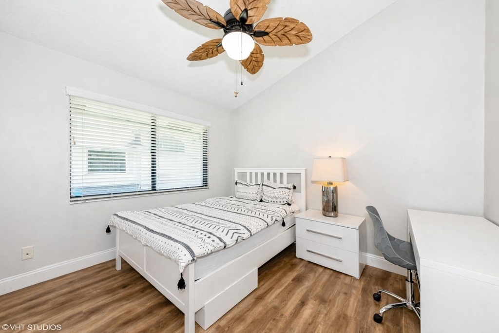 805 Harbour Pointe Way - Photo 11