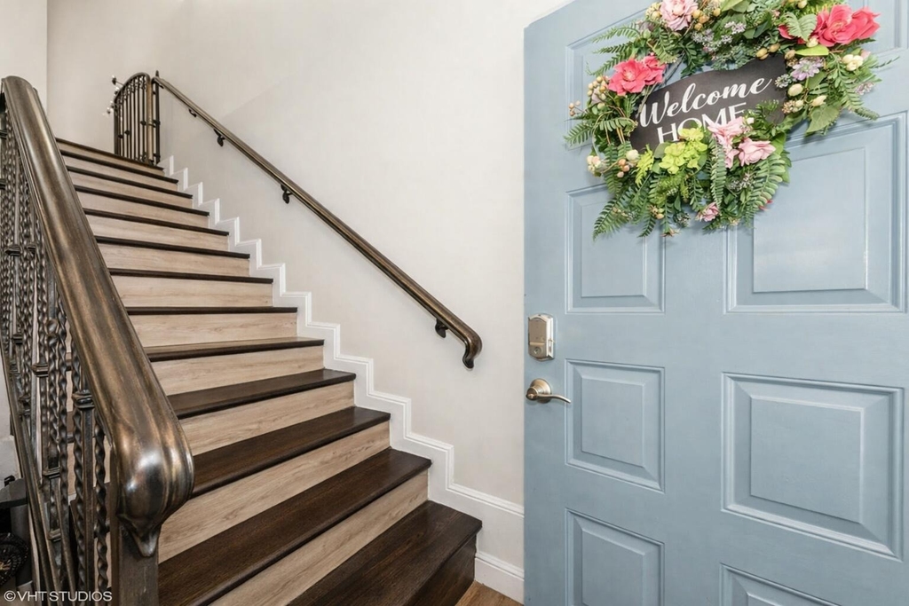 805 Harbour Pointe Way - Photo 2