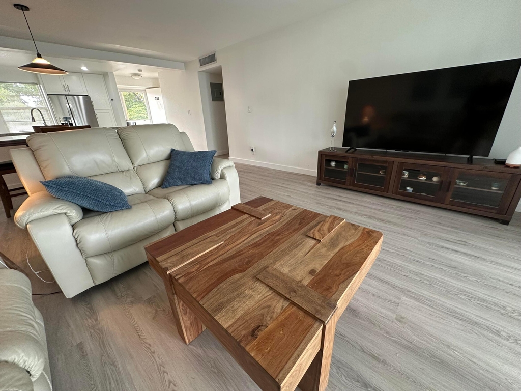 141 Se 3rd Avenue - Photo 8