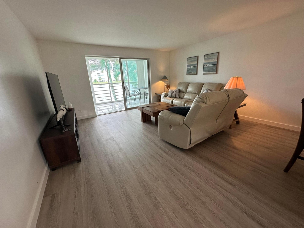 141 Se 3rd Avenue - Photo 6