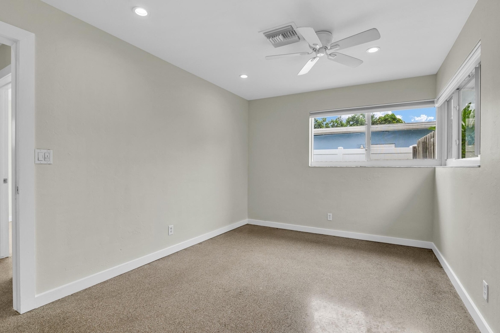909 Se 16 Place - Photo 16