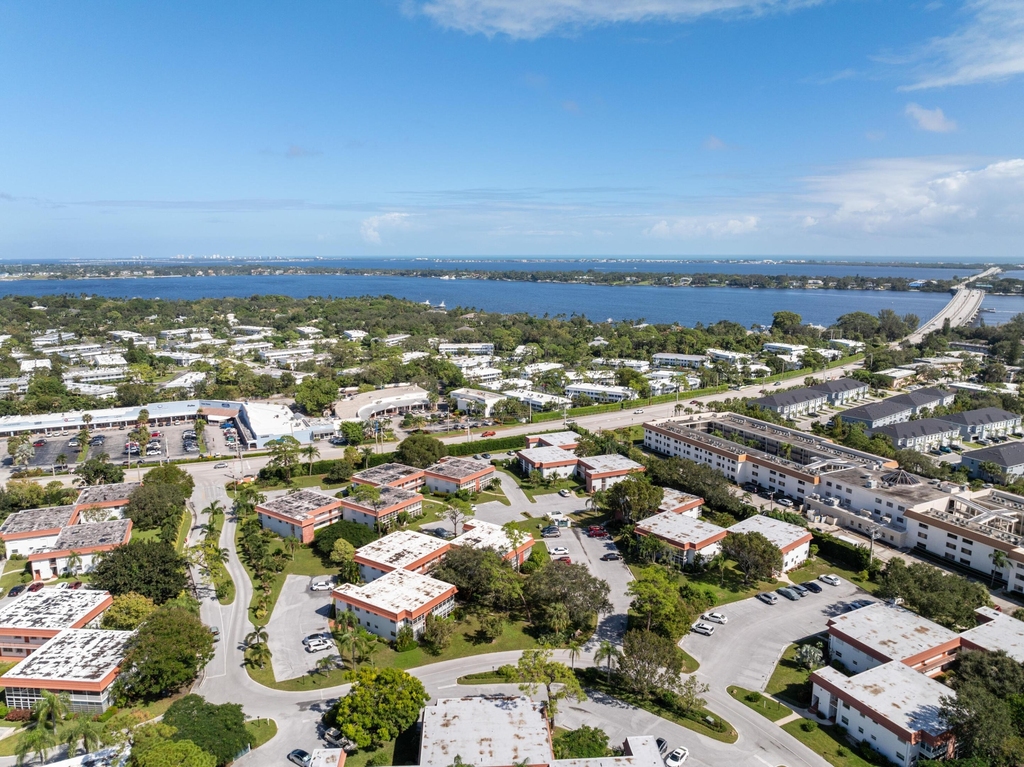 2600 Se Ocean Boulevard - Photo 6