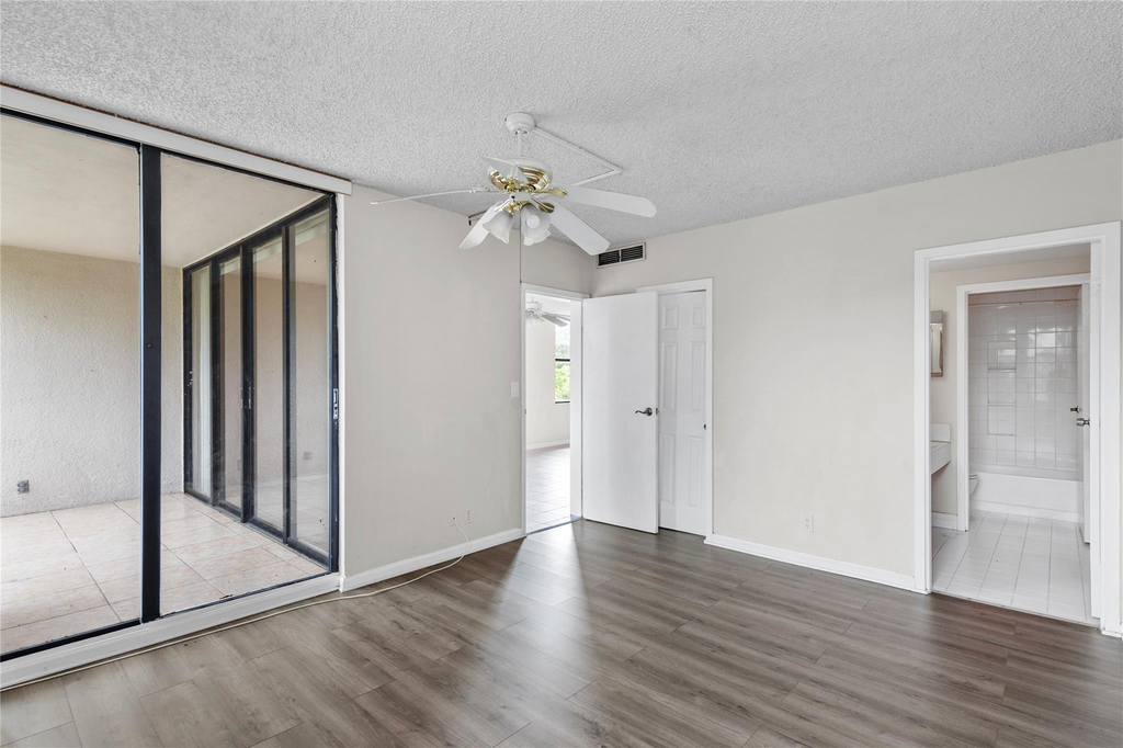 8429 Forest Hills Drive - Photo 9