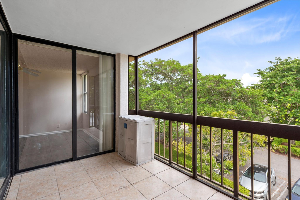 8429 Forest Hills Drive - Photo 21