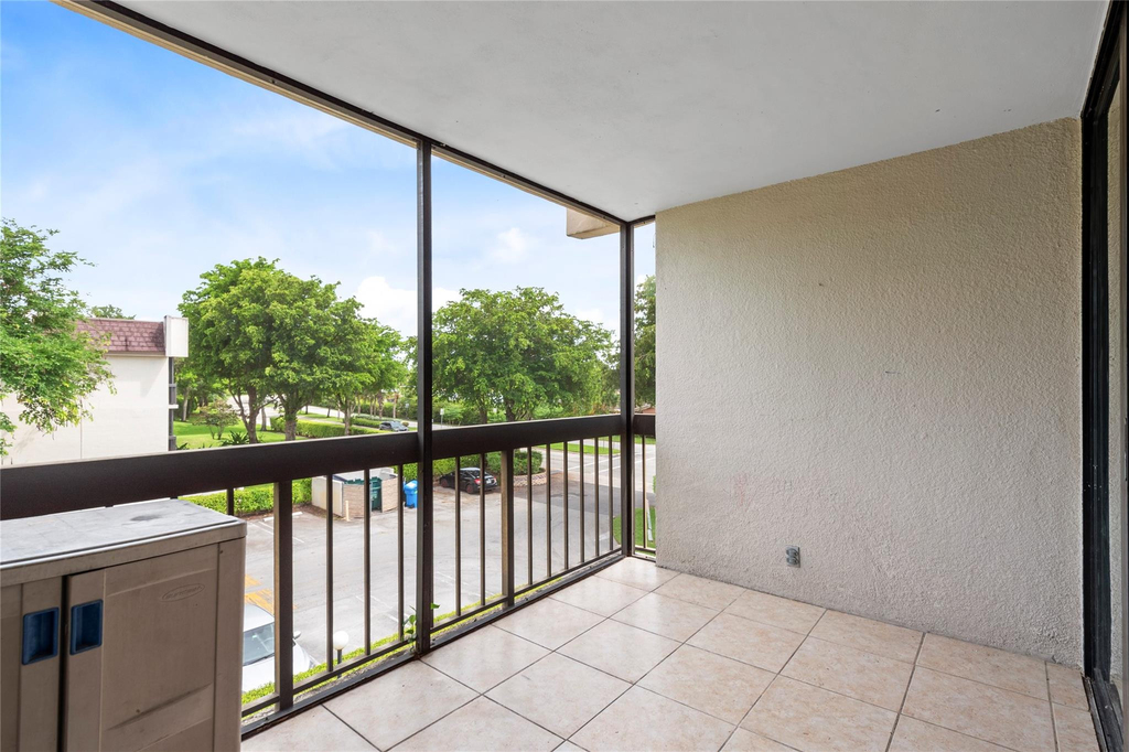8429 Forest Hills Drive - Photo 22
