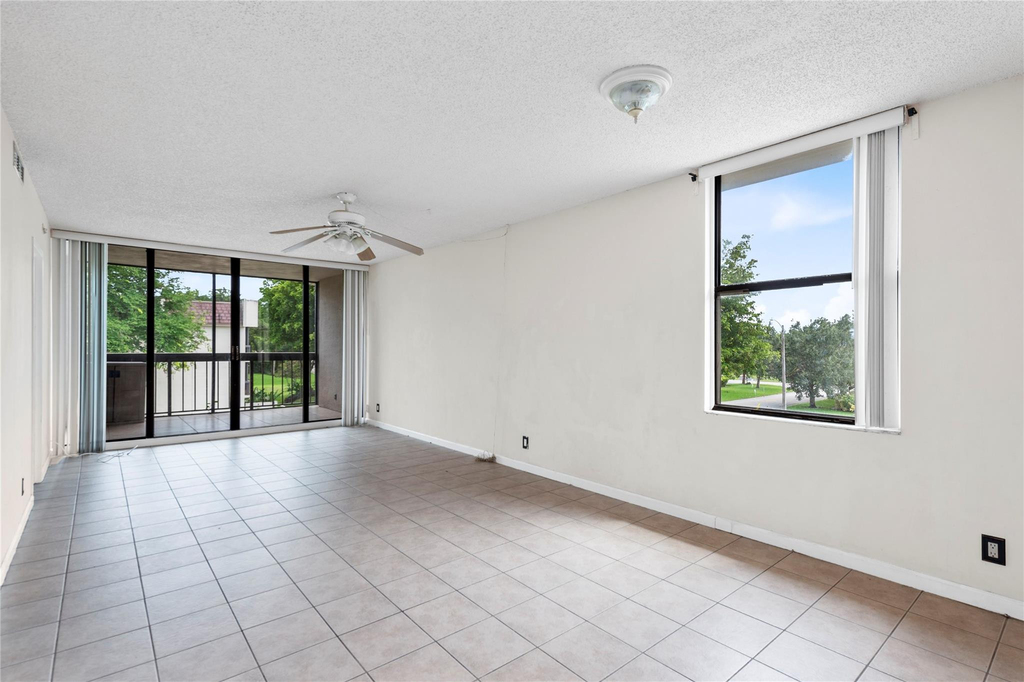 8429 Forest Hills Drive - Photo 13