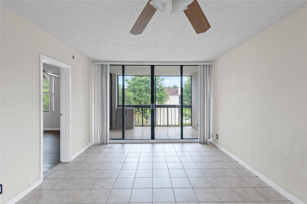 8429 Forest Hills Drive - Photo 15