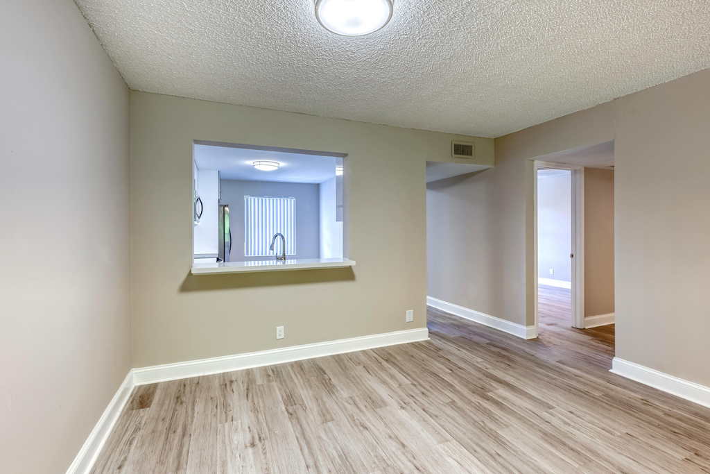 240 Se 10th Street - Photo 3