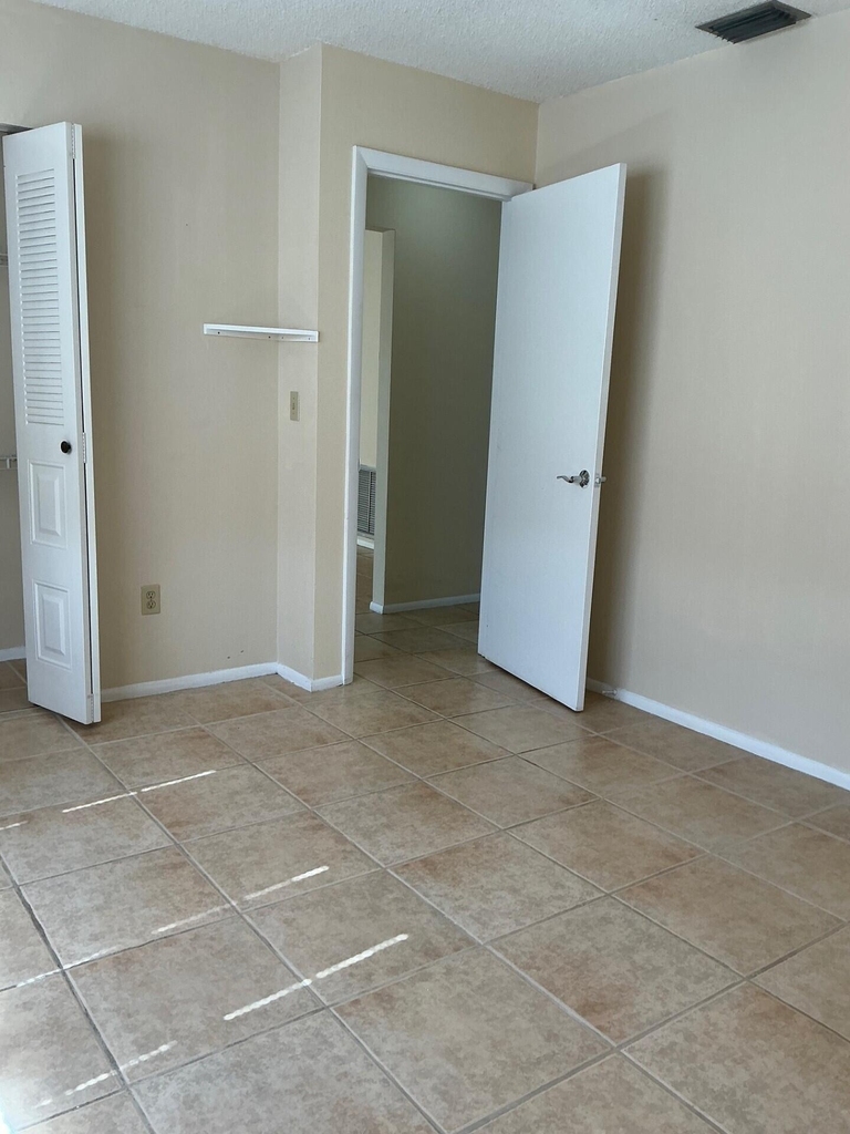 1537 Se Arenson Lane - Photo 4