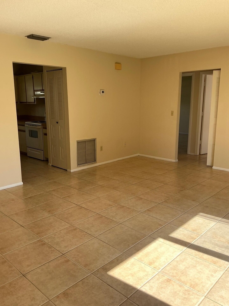 1537 Se Arenson Lane - Photo 3