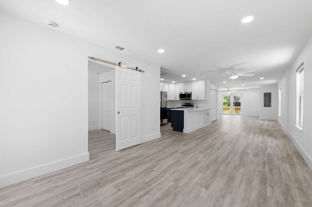 720 Mcintosh Street - Photo 2