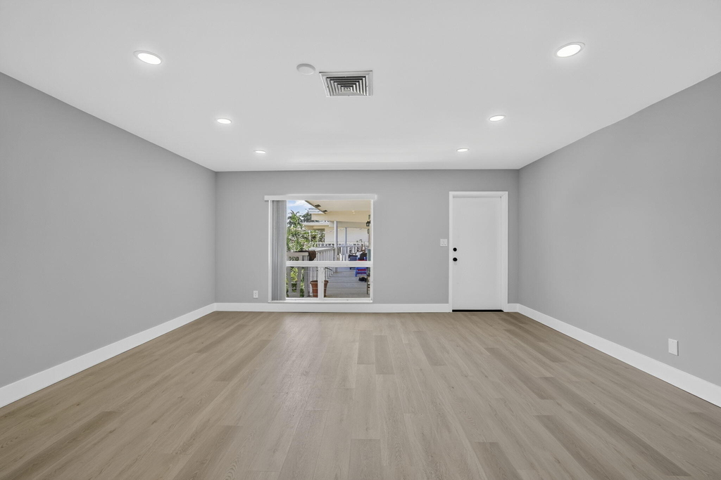 2755 Ne 28th Avenue - Photo 9