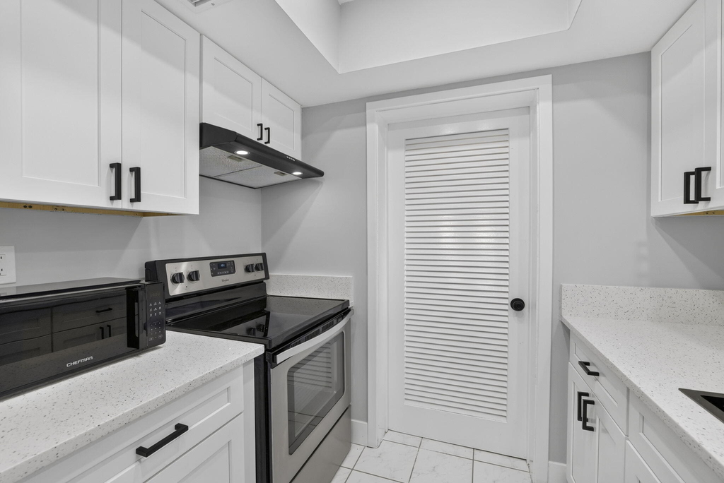 2755 Ne 28th Avenue - Photo 12
