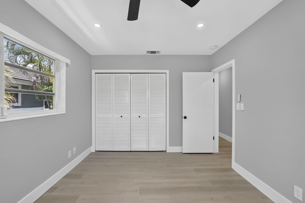 2755 Ne 28th Avenue - Photo 17