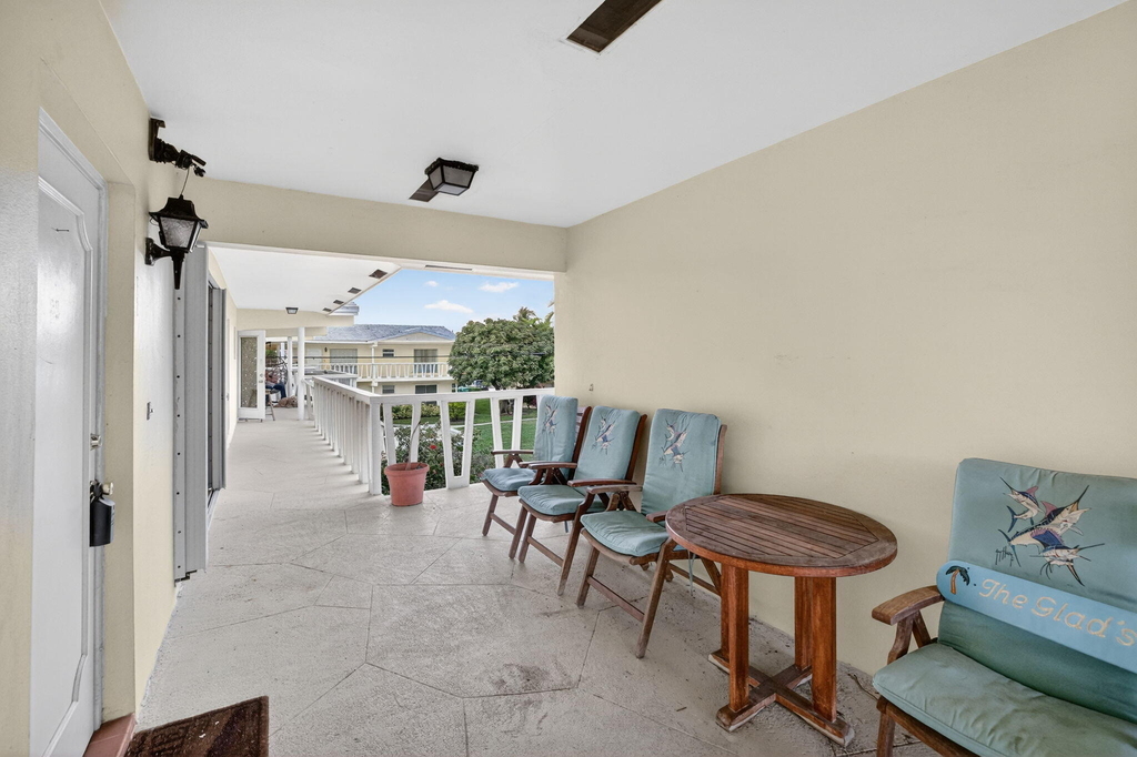 2755 Ne 28th Avenue - Photo 4