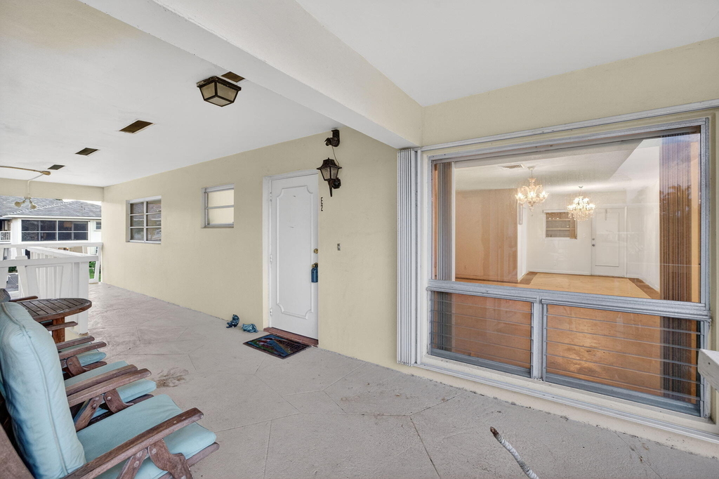 2755 Ne 28th Avenue - Photo 2