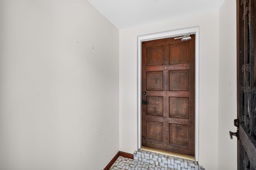 2060 Tropic Isle - Photo 4