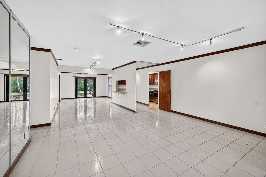 2060 Tropic Isle - Photo 39